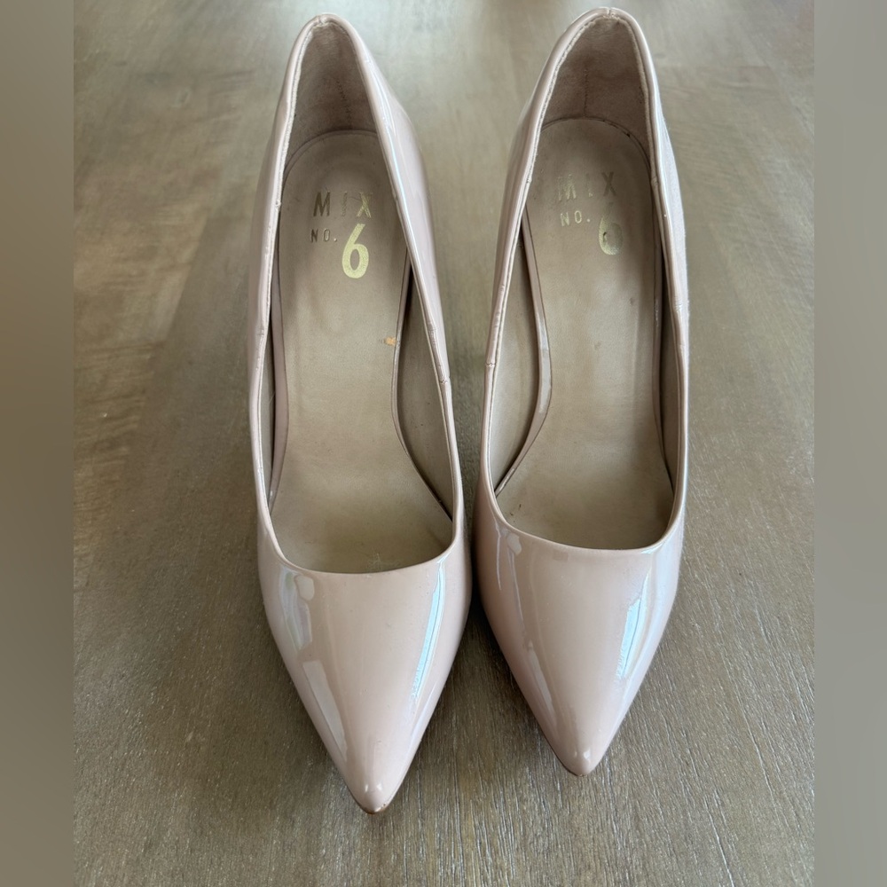 Mix No. 6 Tan Heels Classic Pointed-Toe Pumps